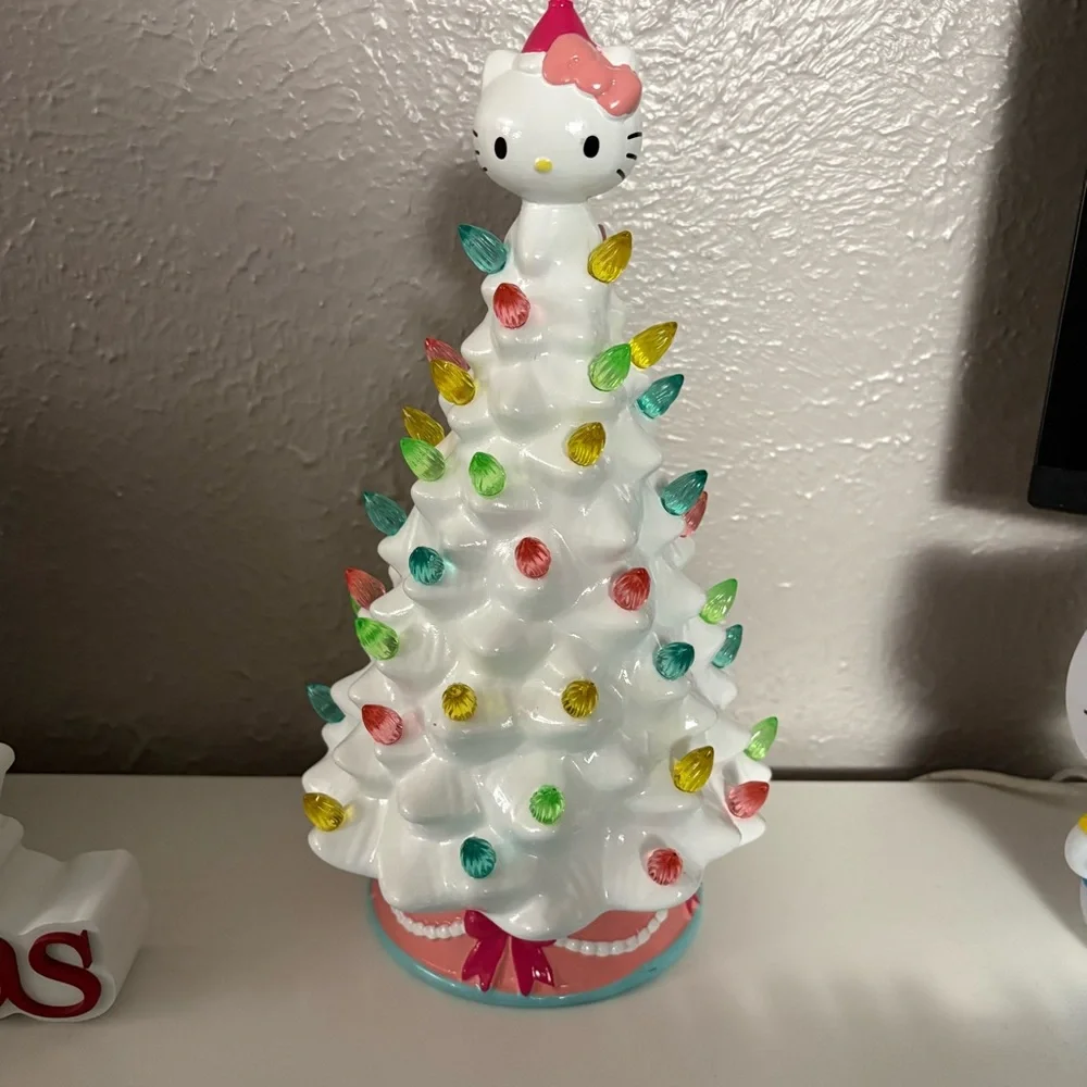 Hello Kitty White Christmas Tree NIB with lights - Picture 6 of 6